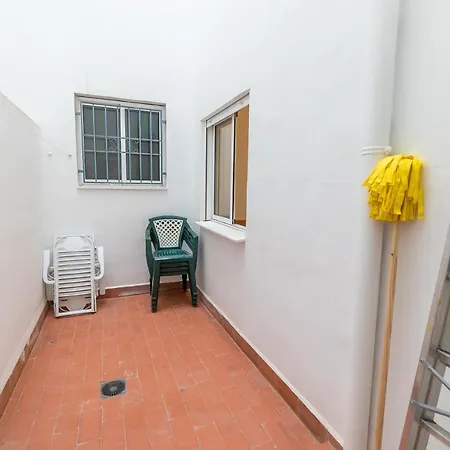 Naufragos Playa Apartment Torrevieja